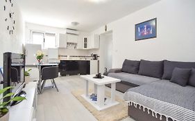 Ban Apartmani
